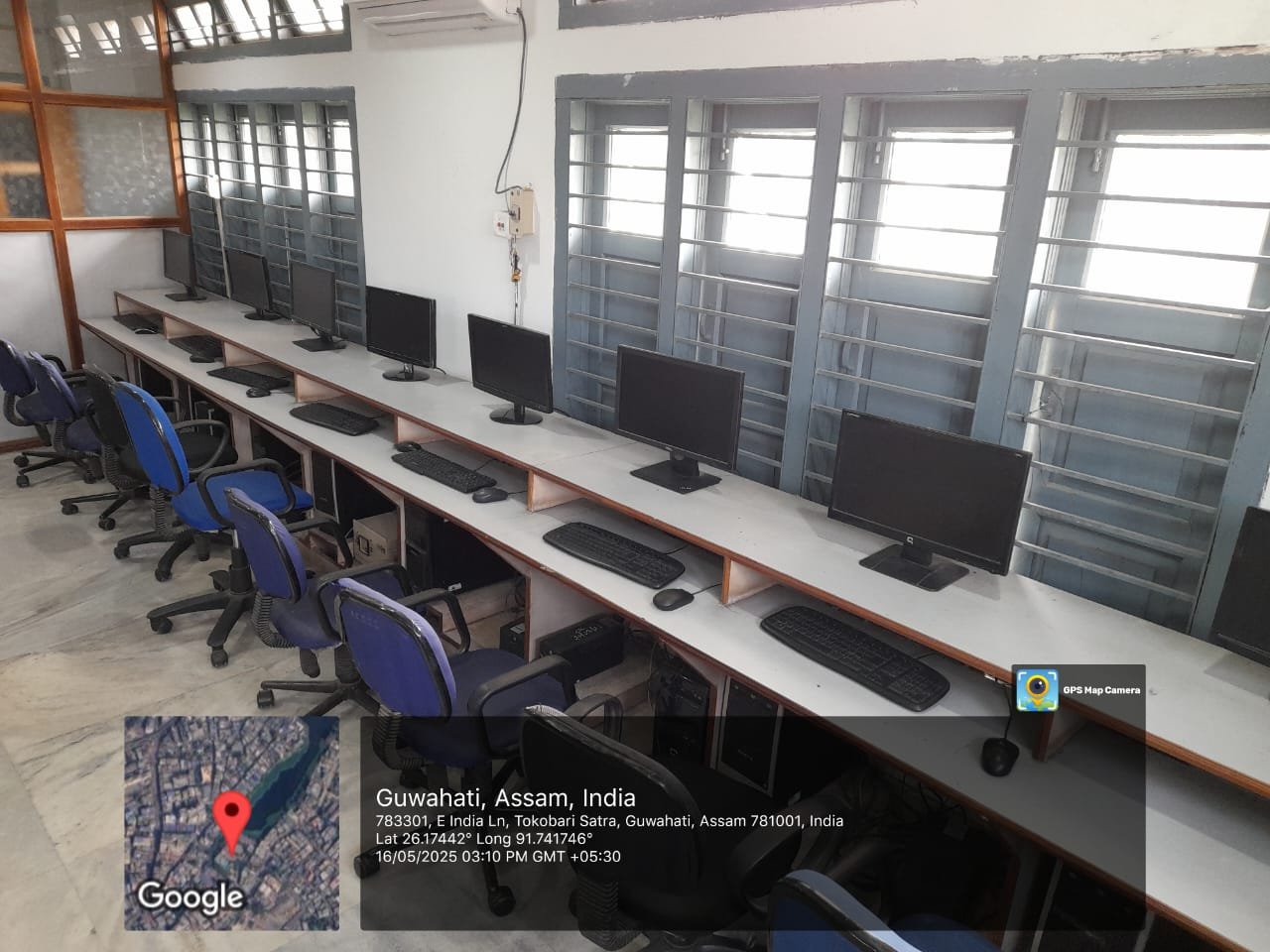 Computer Lab Photo 3